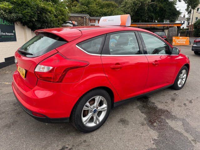 Ford Focus 2012 1.6 Zetec Hatchback Euro 5 Red #6
