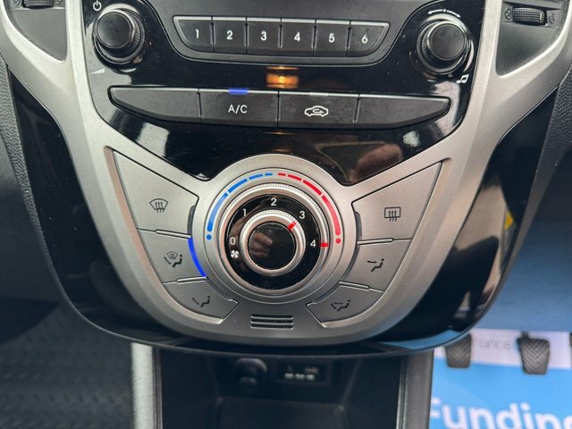 Hyundai Ix20 Hyundai Ix20 1.4 Style Hatchback Blue #19
