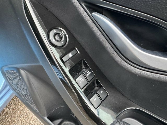 Hyundai Ix20 Hyundai Ix20 1.4 Style Hatchback Blue #28
