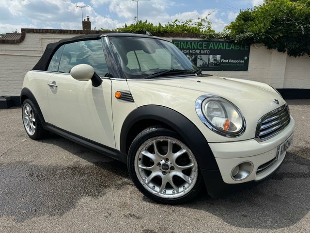 Mini Convertible 2009 1.6 Cooper Convertible Euro White