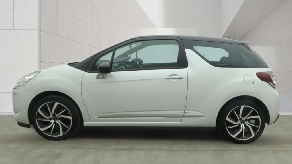 DS DS 3 1.6 Bluehdi 120 Ultra Prestige Cwvehiclemarketing White #6