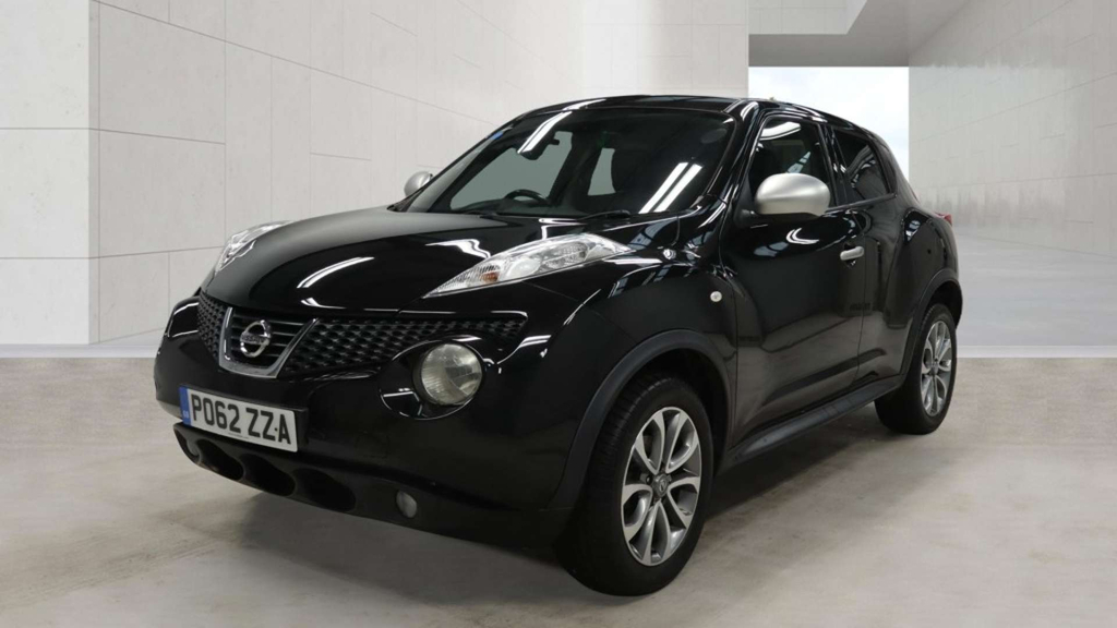Nissan Juke Suv White #2