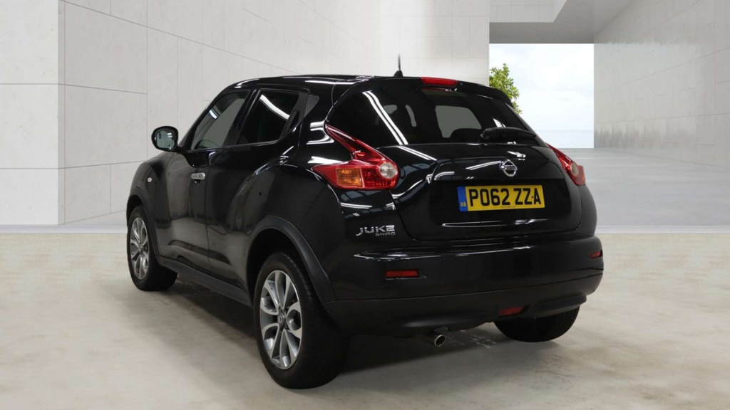 Nissan Juke Suv White #3