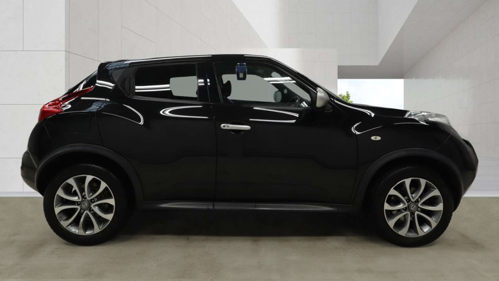 Nissan Juke Suv White #5