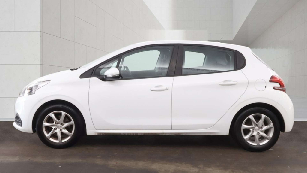 Peugeot 208 Active #6