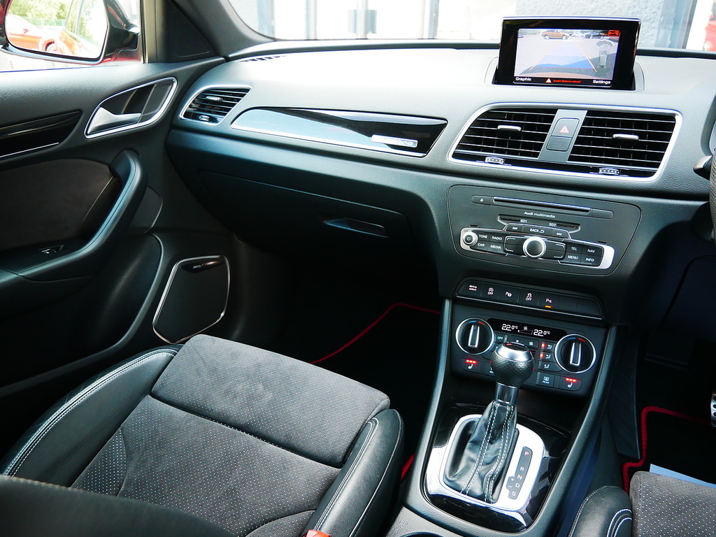 Audi Q3 Tfsi S Line Edition Black #17
