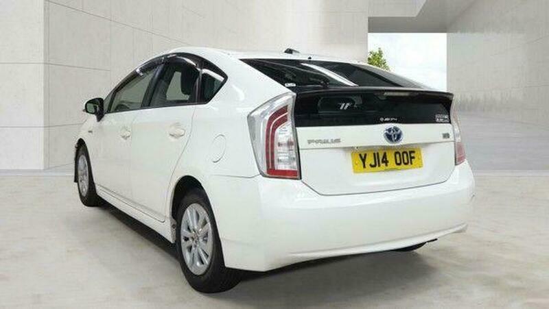 Toyota Prius 1.5 Cvt White #2