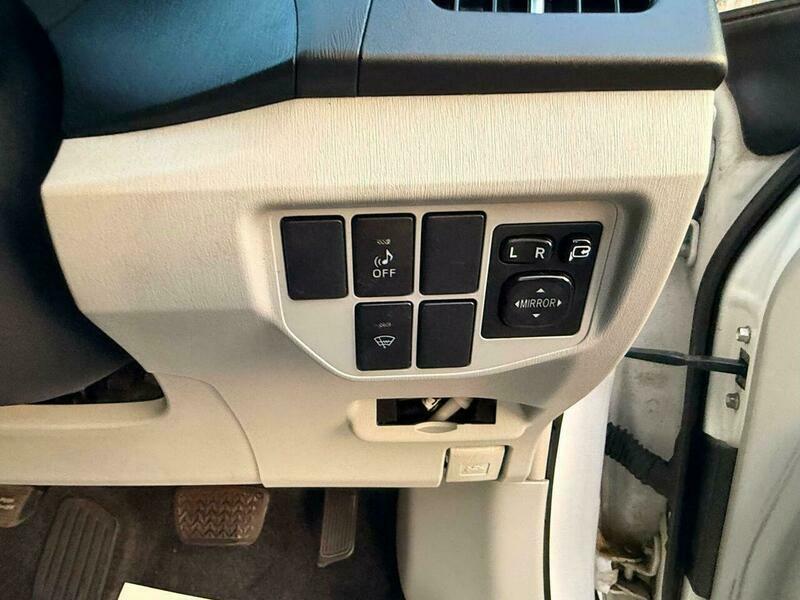 Toyota Prius Vvt-i Active Silver #20