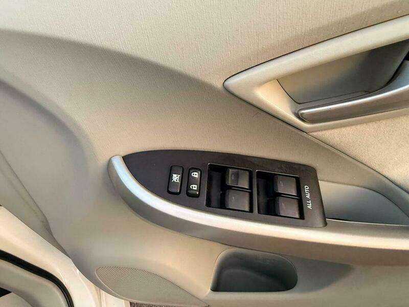 Toyota Prius Vvt-i Active Silver #22