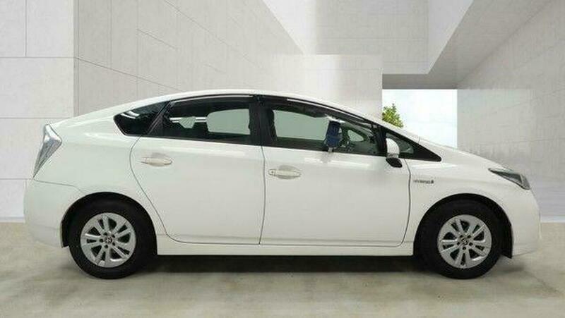 Toyota Prius 1.5 Cvt White #4