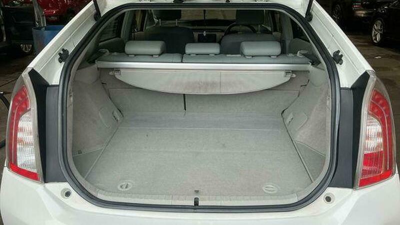 Toyota Prius Hatchback 1.8 Vvt-h Gs Sport Hybrid Cvt Ulez White #9