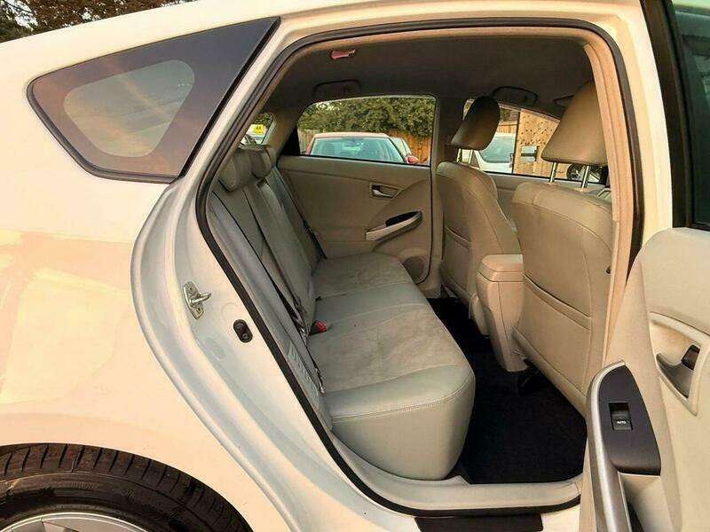 Toyota Prius Vvt-i Active Silver #32