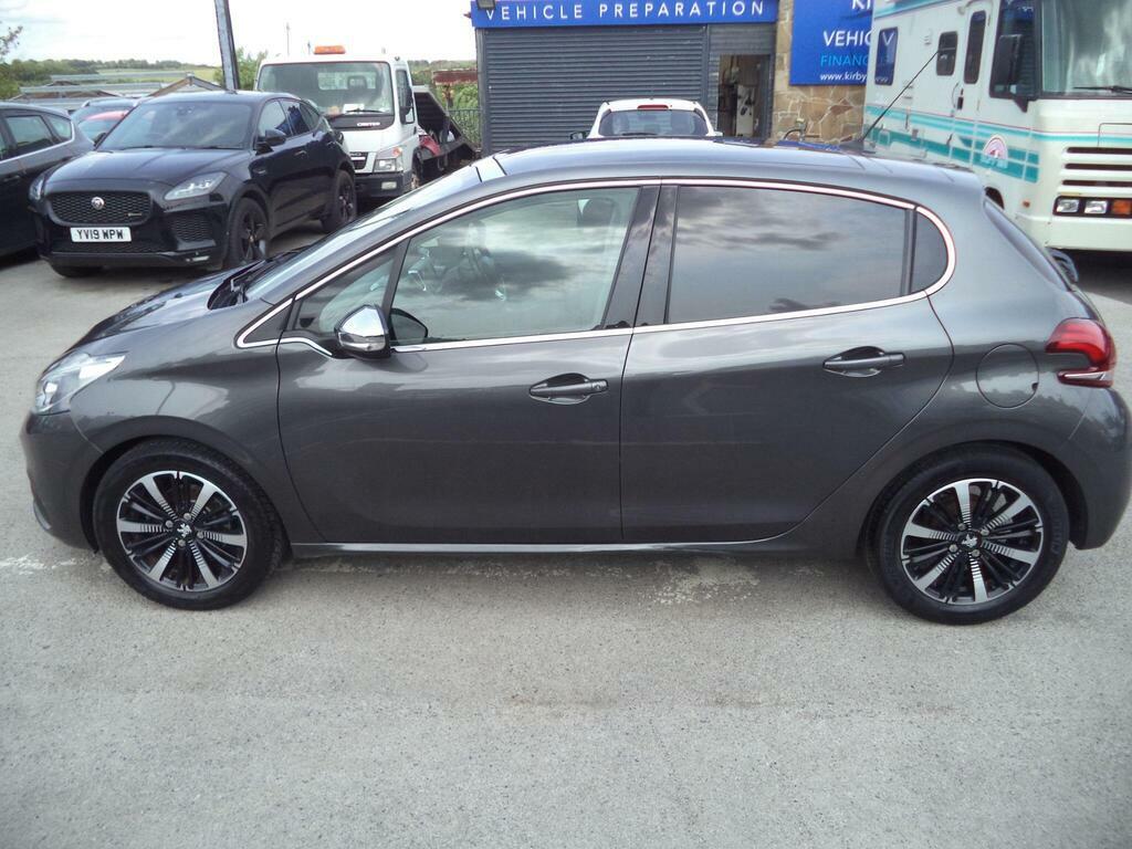Peugeot 208 1.2 Puretech Allure Premium Euro 6 S S Grey #4