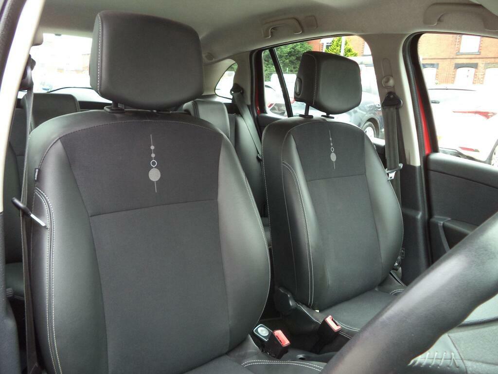 Renault Clio Hatchback 1.2 I-music Euro 5 201212 White #29