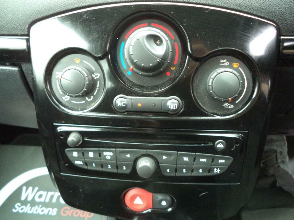 Renault Clio Hatchback 1.2 I-music Euro 5 201212 White #47