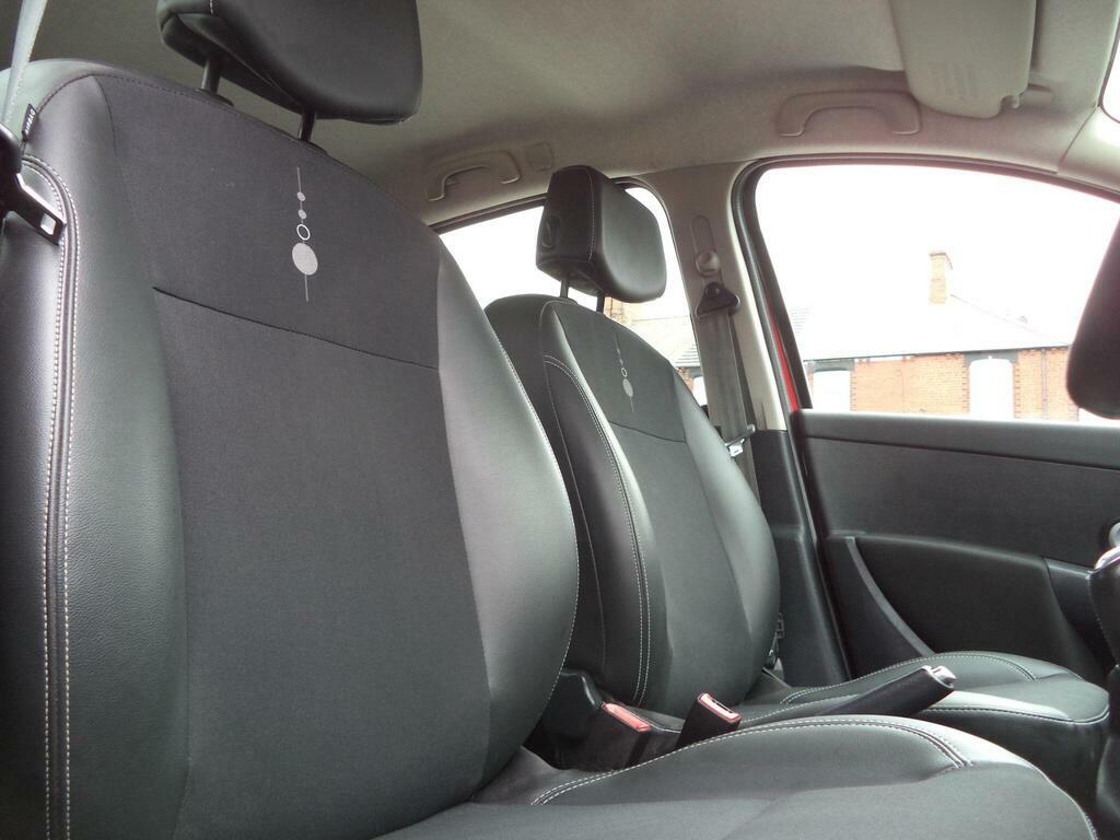 Renault Clio Hatchback 1.2 I-music Euro 5 201212 White #28