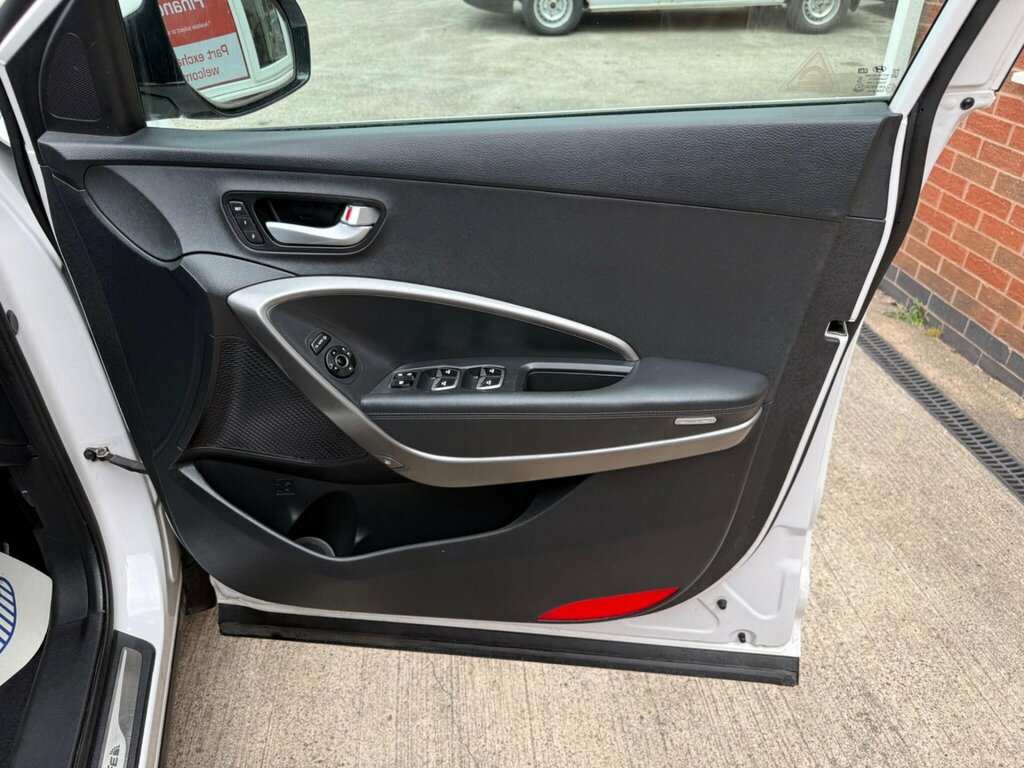 Hyundai Santa Fe Crdi Premium White #31
