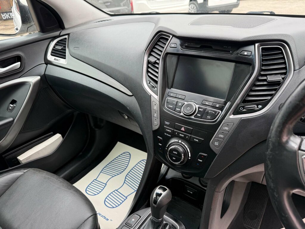 Hyundai Santa Fe Crdi Premium White #11