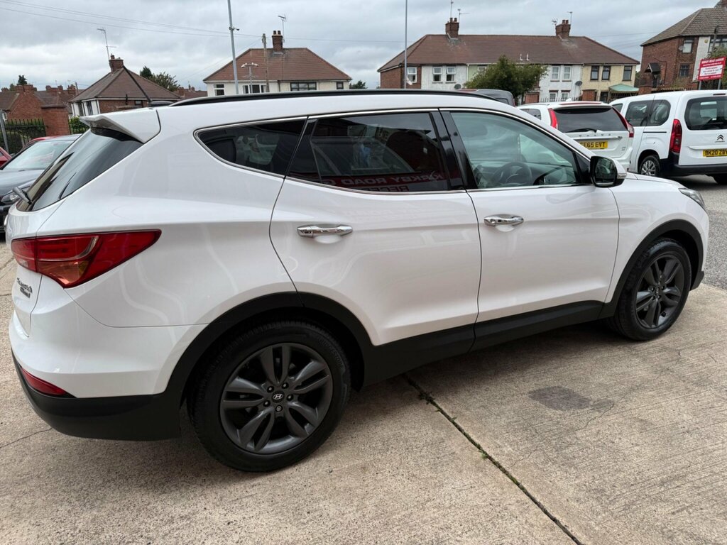 Hyundai Santa Fe 2.2 Crdi Premium Se 4Wd Euro 5 7 Seat White #4