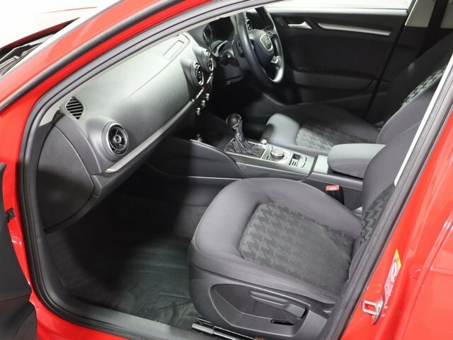 Audi A3 1.6 Tdi Se Sportback S Tronic Euro 5 S Red #6