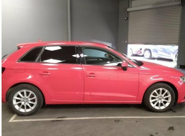 Audi A3 1.6 Tdi Se Sportback S Tronic Euro 5 S Red #2