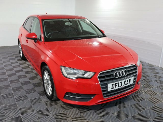 Audi A3 1.6 Tdi Se Sportback S Tronic Euro 5 S Red