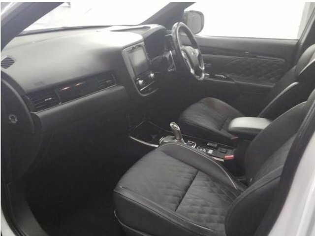 Mitsubishi Outlander 2.4H Twinmotor 13.8Kwh Exceed Safety Suv Petro White #6