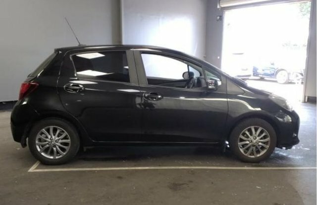 Toyota Yaris 1.33 Dual Vvt-i Icon Hatchback E LS16PVA Black #3