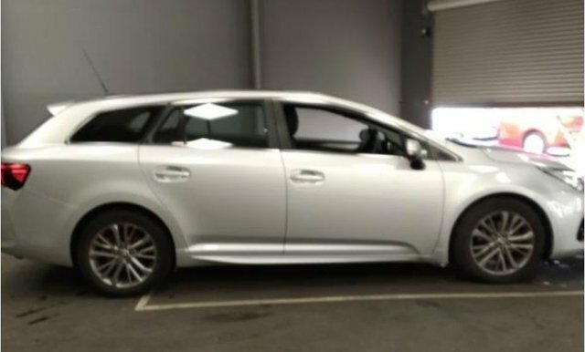 Toyota Avensis 1.6 D-4d Business Edition Touring Sports Diese Silver #3