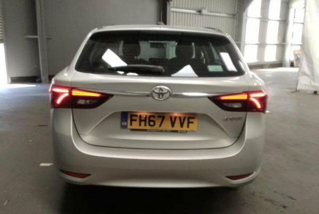 Toyota Avensis 1.6D Active Black #7