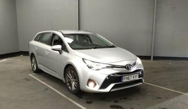 Toyota Avensis 1.6 D-4d Business Edition Touring Sports Diese Silver