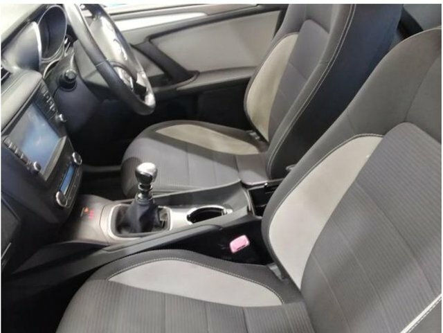 Toyota Avensis 1.6 D-4d Business Edition Touring Sports Diese Silver #4