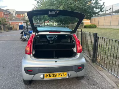 Peugeot 107 1L Urban Red #24