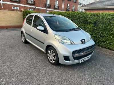 Peugeot 107 1L Urban Red #42
