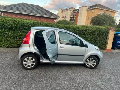 Peugeot 107 1L Urban Red #64
