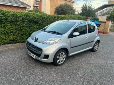Peugeot 107 1L Urban Red #43