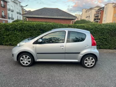 Peugeot 107 1L Urban Red #47