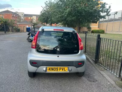 Peugeot 107 1L Urban Red #8