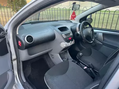 Peugeot 107 1L Urban Red #14