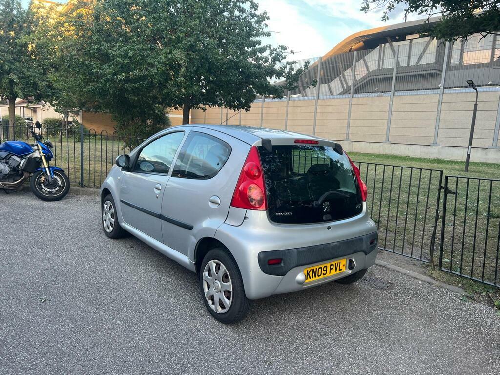 Peugeot 107 1.0 12V Urban Euro 4 Silver #4