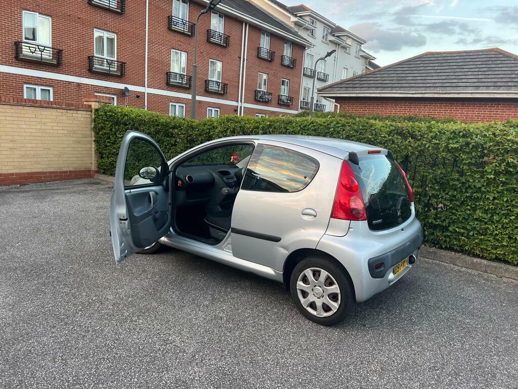 Peugeot 107 1.0 12V Urban Hatchback Black #63