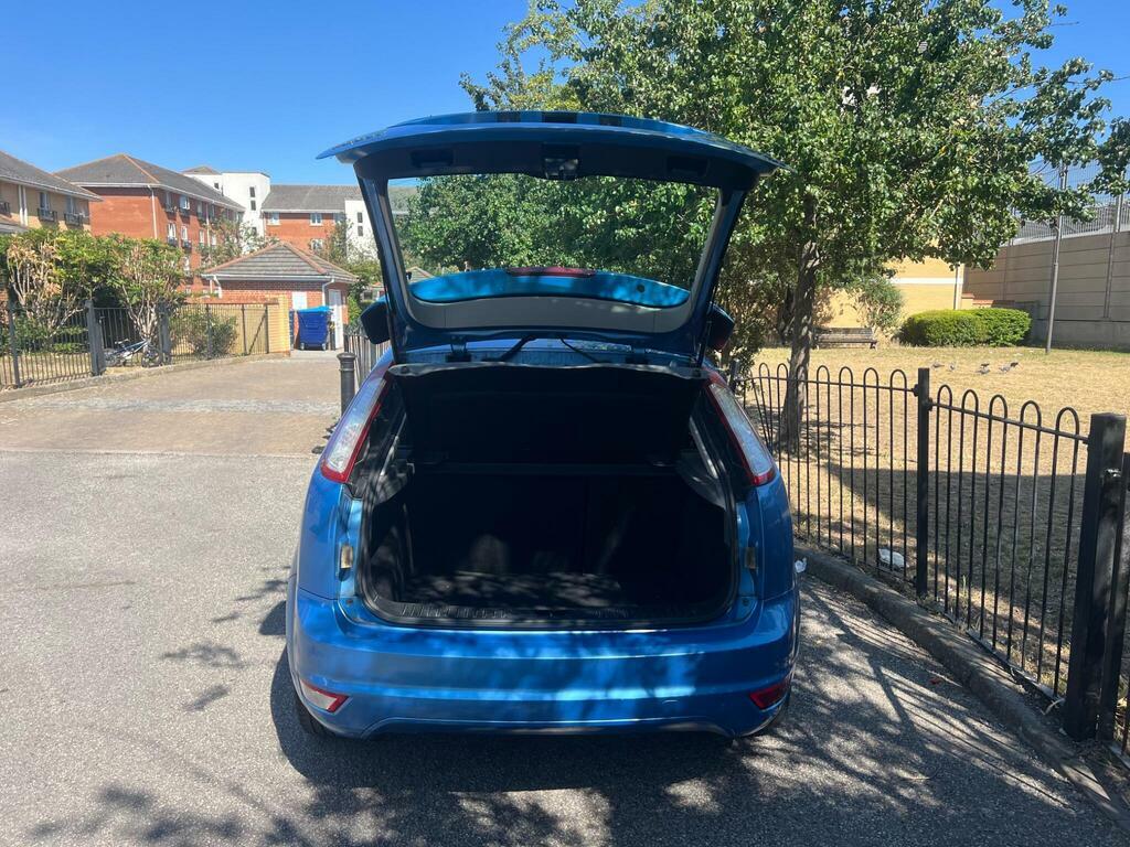 Ford Focus   #22