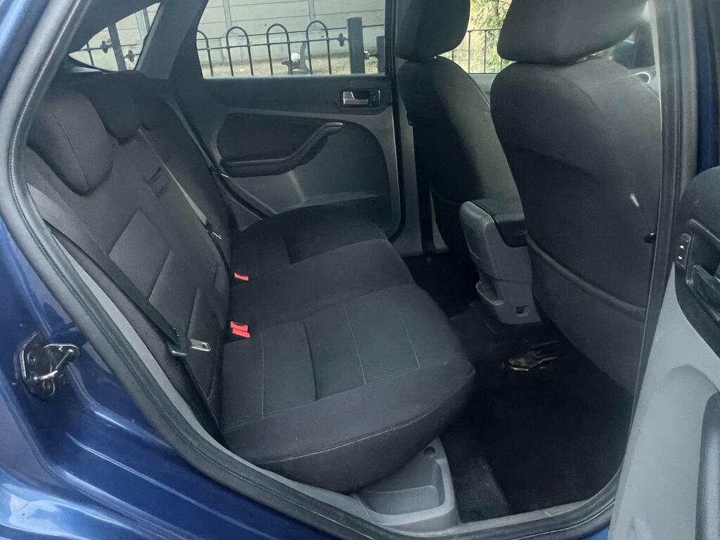 Ford Focus 1.8 Tdci Zetec Climate Hatchback Silver #16