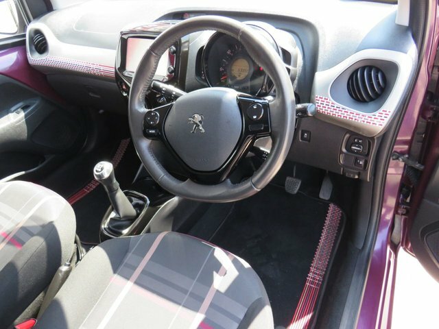 Peugeot 108 1.2 Vti Puretech Allure Euro 5 Black #9