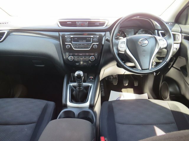 Nissan Qashqai 2016 1.2 Dig-t Acenta Suv 2Wd Eu White #2