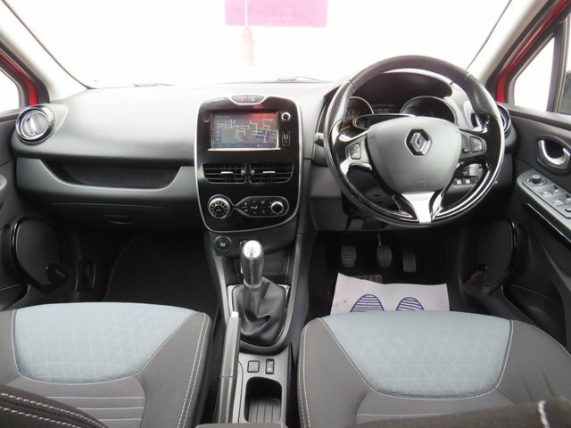 Renault Clio 2015 0.9 Tce Dynamique S Nav Hatchback Red #2