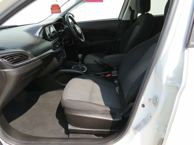 Fiat Tipo 1.4 T-jet 120 Easy Plus - 2019 19 White #9
