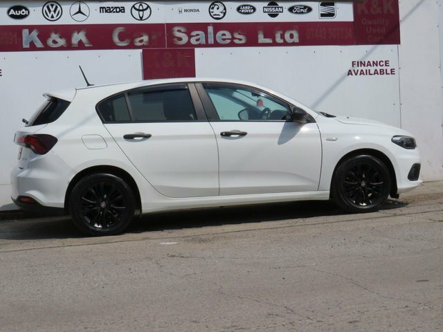 Fiat Tipo 1.4 T-jet 120 Easy Plus - 2019 19 White #24