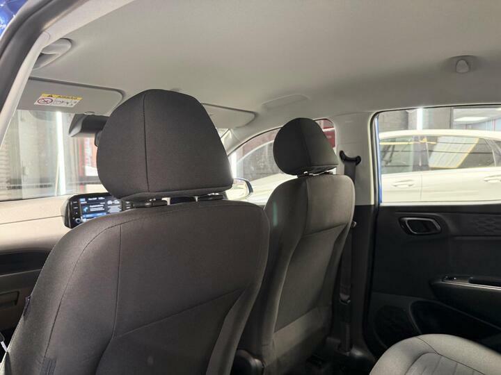 Hyundai I10 Hatchback White #24