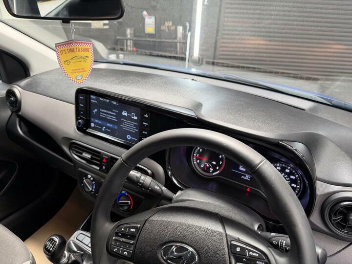 Hyundai I10 Hatchback White #38